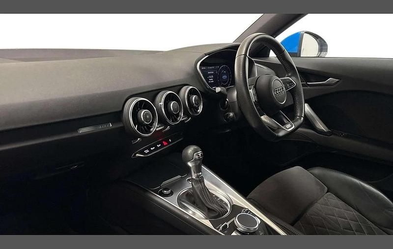Begagnad Audi TT S-Line 194 HK (142 kW) 2023 Blå Sportkupé