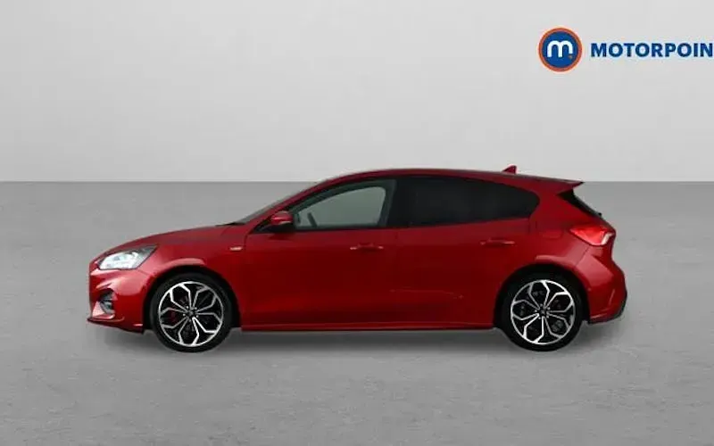 Used Ford Focus ST-Line X 155 HP (114 kW) 2021 Red Hatchback