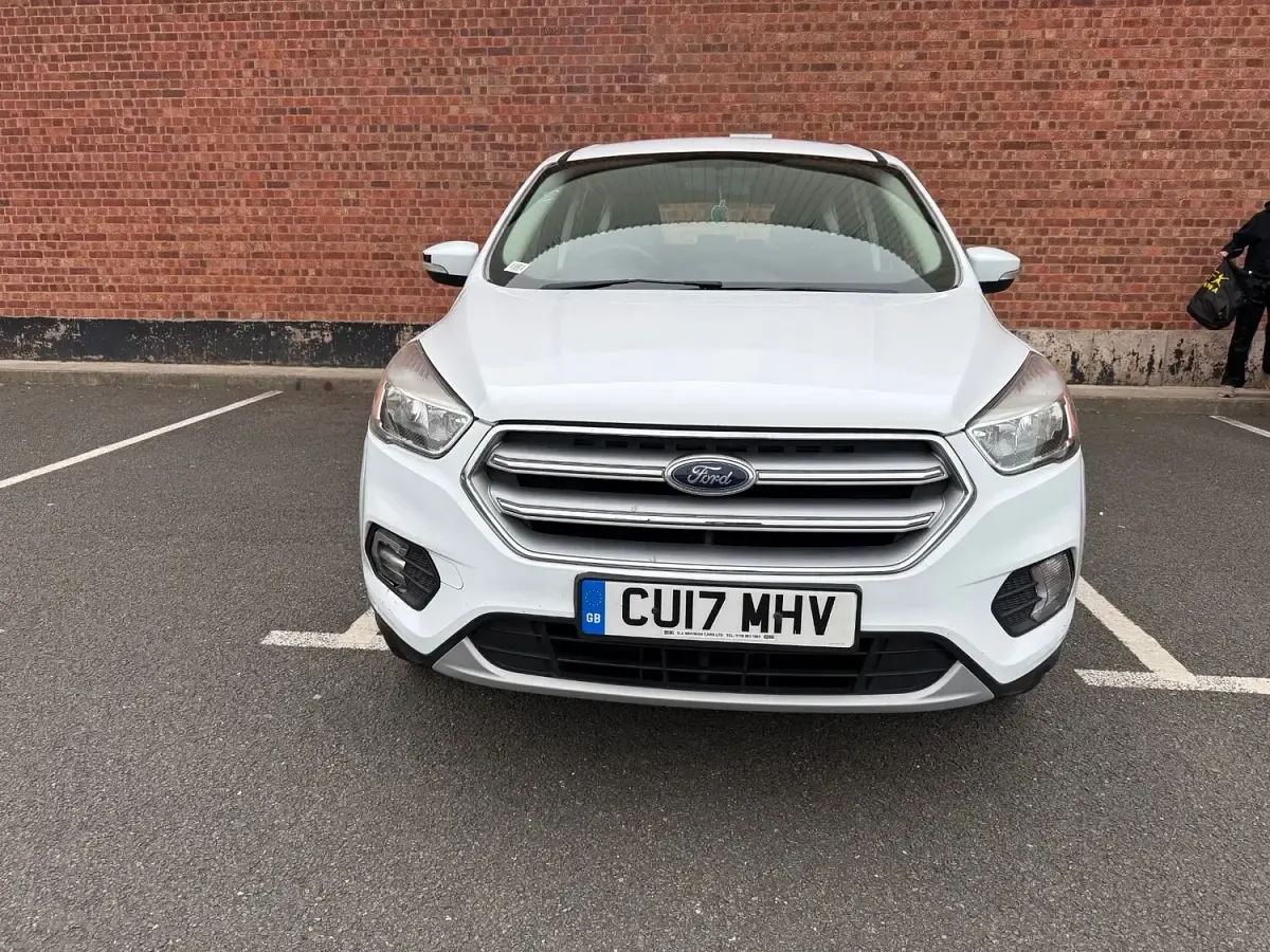 Used Ford Kuga Zetec 120 HP (88 kW) 2017 White SUV