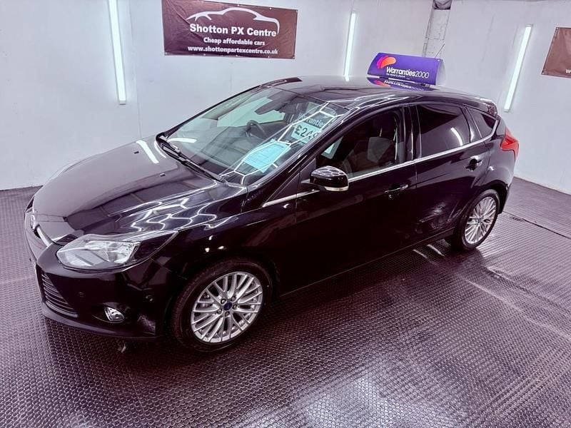 Used Ford Focus Zetec 125 HP (91 kW) 2013 Black Hatchback