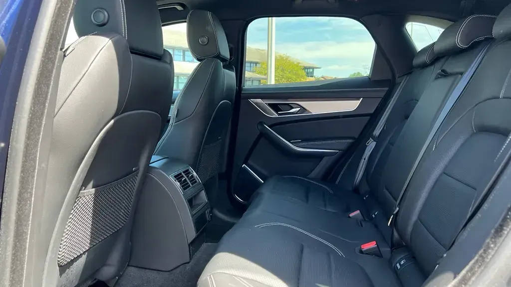 Used Jaguar F-Pace R-Dynamic 300 HP (220 kW) 2023 Blue SUV