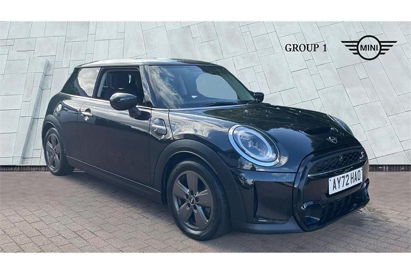 Black Used 2023 Mini Cooper S Classic Hatchback | £20,495 (Good price) - Image 1/4