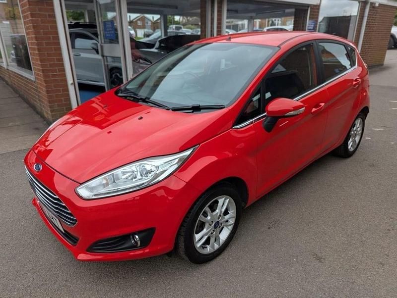 Red Used 2017 Ford Fiesta Zetec Hatchback | £6,795 (Fair price) - Image 1/4
