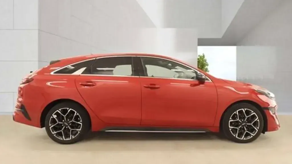 Used Kia ProCeed GT-Line 160 HP (117 kW) 2022 Red Estate
