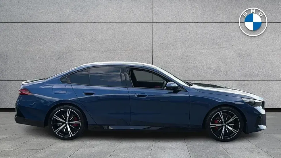 Used BMW 520 M Sport 205 HP (150 kW) 2025 Blue