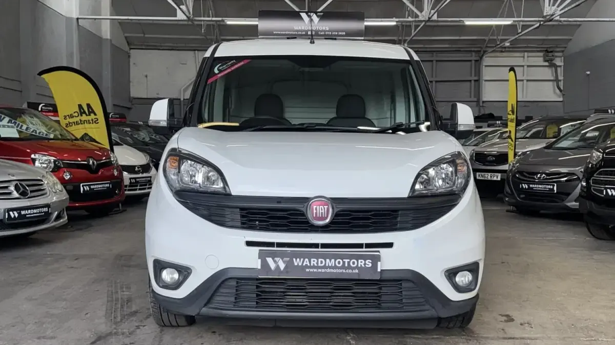 Używany Fiat Doblò 95 KM (69 kW) 2021 Biały Minivan