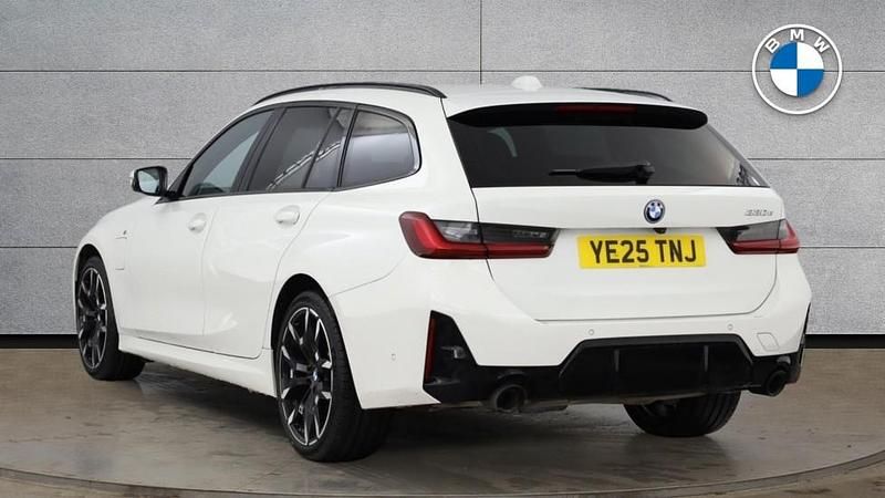 Used BMW 330e M Sport 288 HP (211 kW) 2025 White Estate