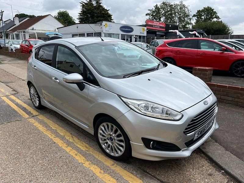 Silver Used 2016 Ford Fiesta Zetec Hatchback | £3,995 (Super price) - Image 1/4