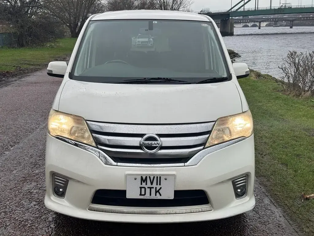Used Nissan Serena 2011 White MPV