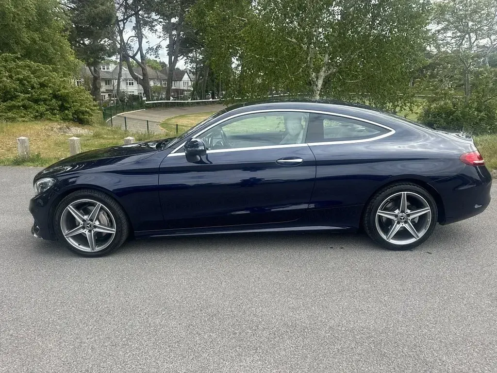 Begagnad Mercedes C220 AMG Line Premium 2017 Blå Sportkupé