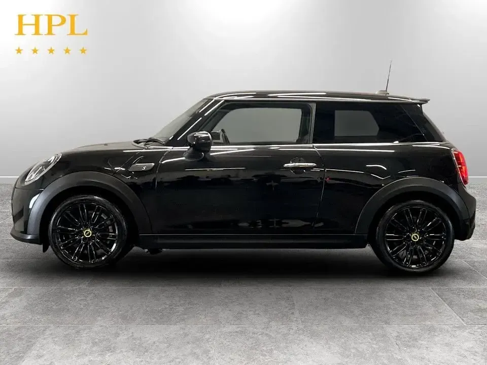 Used Mini Cooper S Hatch 135 kW (184 HP) 2022 Black Hatchback