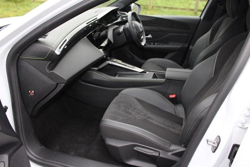 Used Peugeot 308 GT 113 kW (154 HP) 2024 White Estate