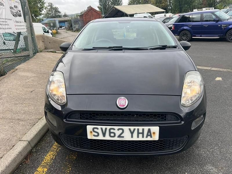 Used Fiat Punto Pop 69 HP (50 kW) 2012 Black Hatchback