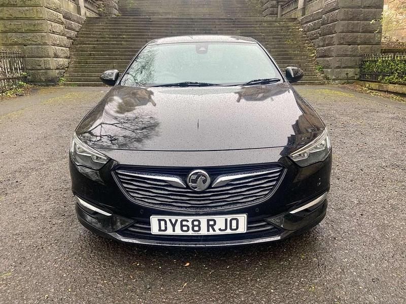 Used Vauxhall Insignia SRi 170 HP (125 kW) 2018 Black Hatchback