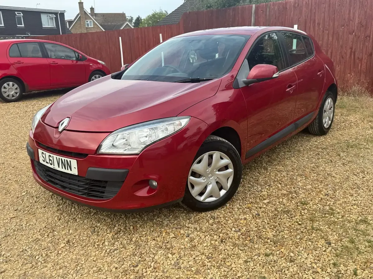 Used Renault Mégane III Expression 2011 Red Hatchback
