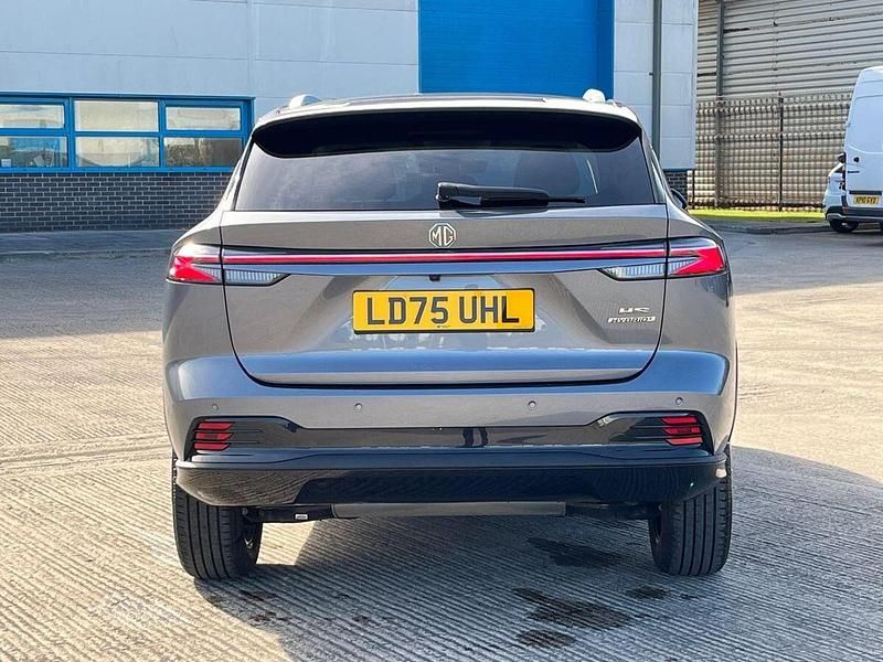 Usado MG HS Trophy 224 HP (164 kW) 2025 Cinzento SUV