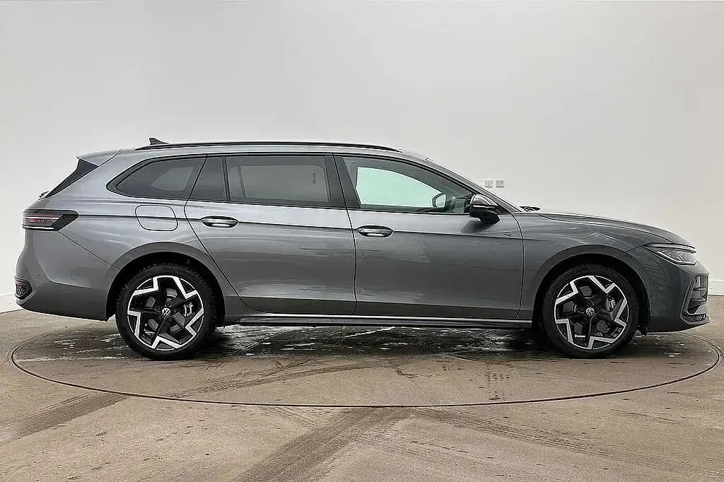 Used VW Passat R-line 272 HP (200 kW) 2025 Grey Estate