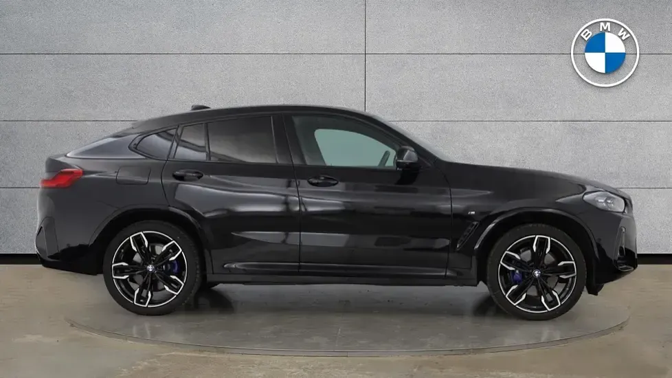 Gebraucht BMW X4 M Sport 355 PS (261 kW) 2025 Schwarz SUV