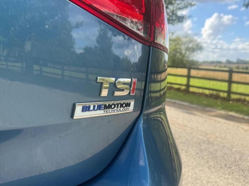 Second-hand VW Golf VII Edition 125 CP (91 kW) 2016 Albastru Hatchback