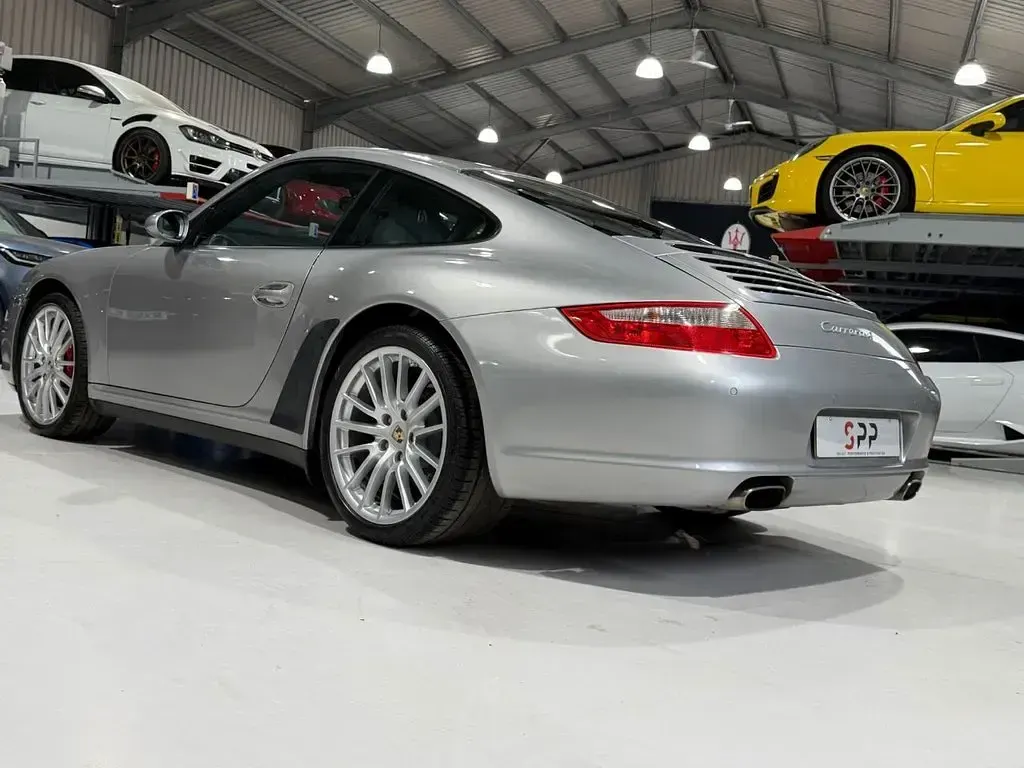 Used Porsche 911 Carrera 4 325 HP (239 kW) 2005 Silver Coupe