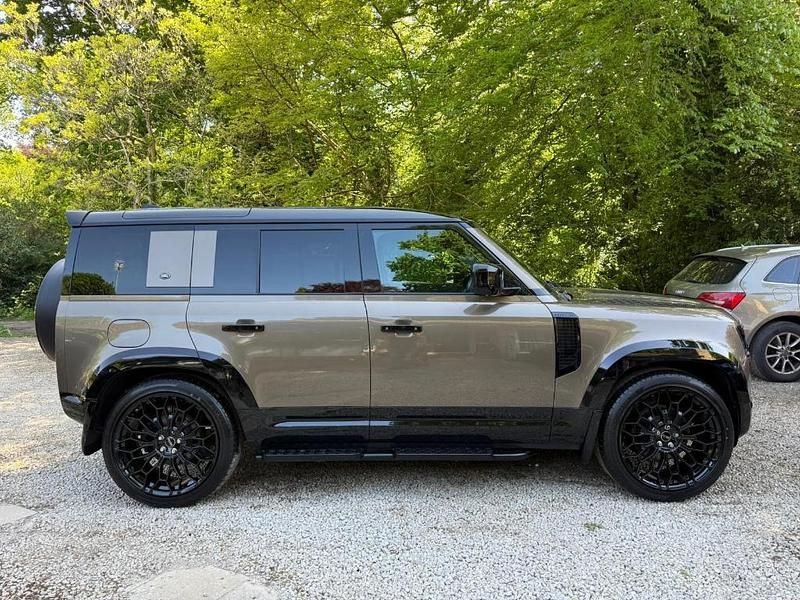 Used Land Rover Defender First Edition 237 HP (174 kW) 2020 Brown SUV