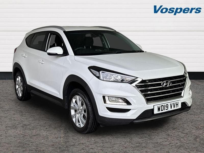White Used 2019 Hyundai Tucson SE SUV | £12,489 (Good price) - Image 1/3