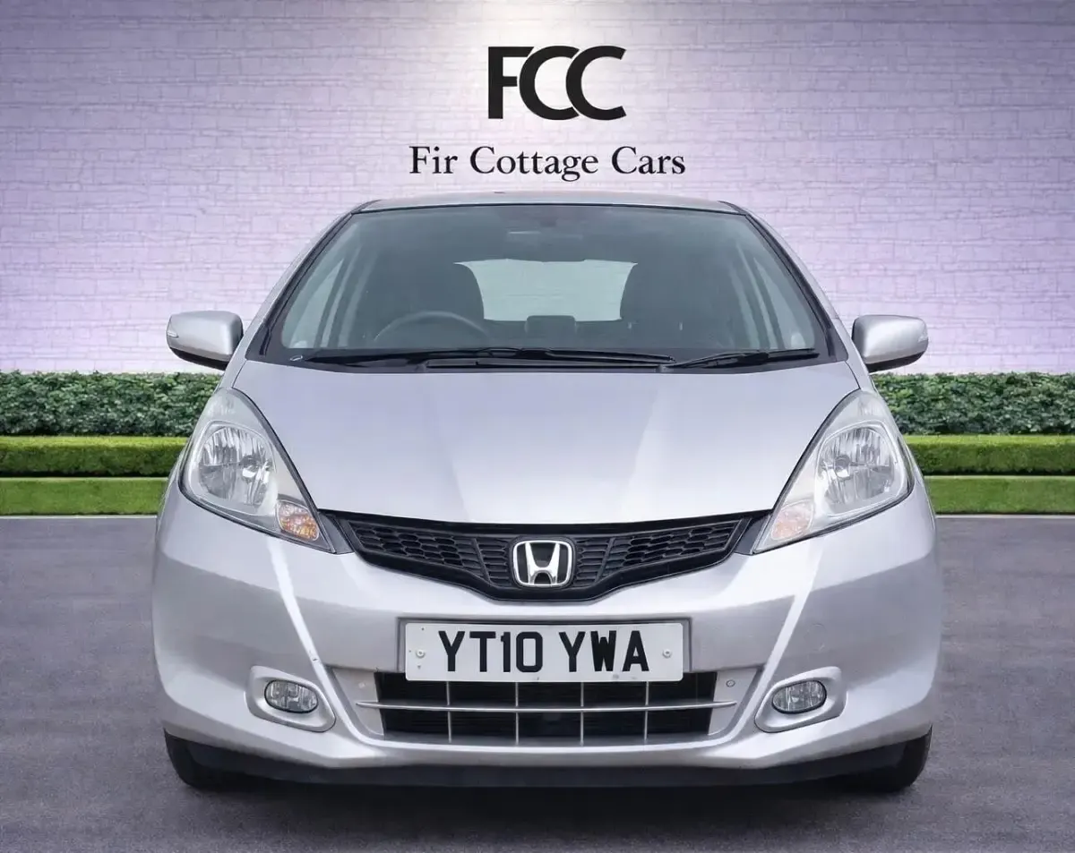 Second-hand Honda Jazz EX 100 CP (73 kW) 2010 Argintiu Hatchback
