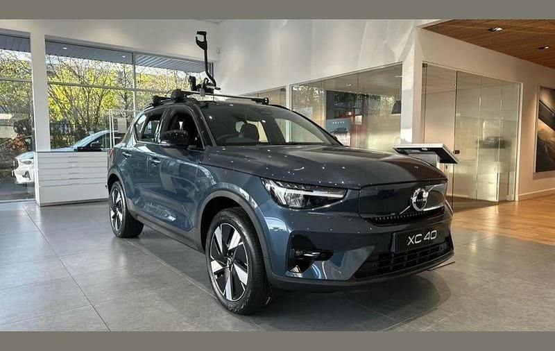 Blue New 2025 Volvo EX40 Plus SUV | £41,490 (Fair price) - Image 1/4