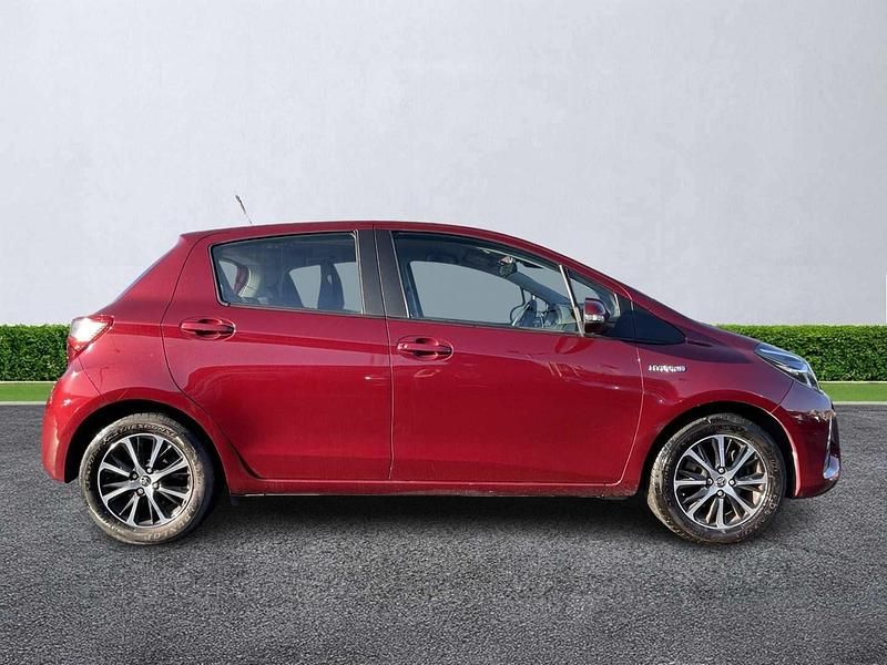 Second-hand Toyota Yaris Hybrid 2019 Roșu Hatchback
