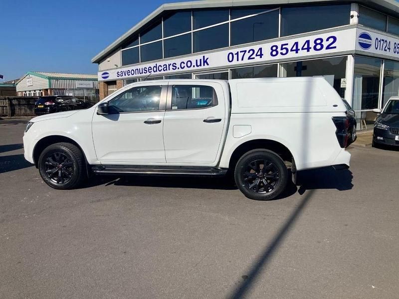 Second-hand Isuzu D-Max 163 CP (119 kW) 2023 Alb Pickup