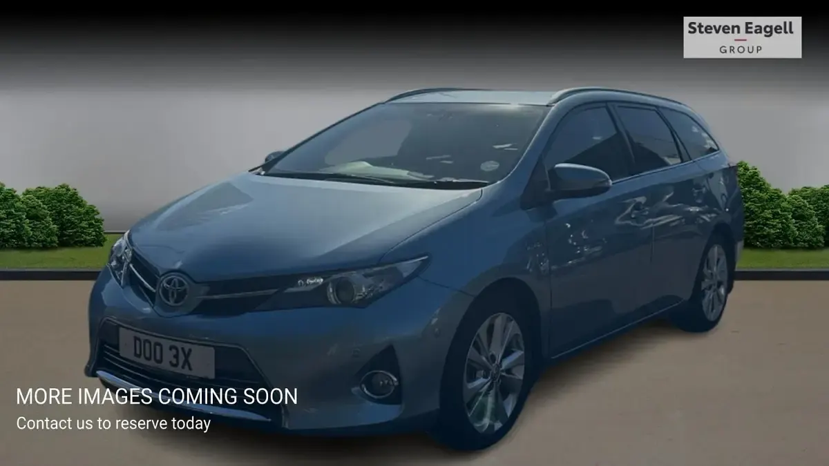 Used Toyota Auris Hybrid 136 HP (100 kW) 2013 Blue Estate