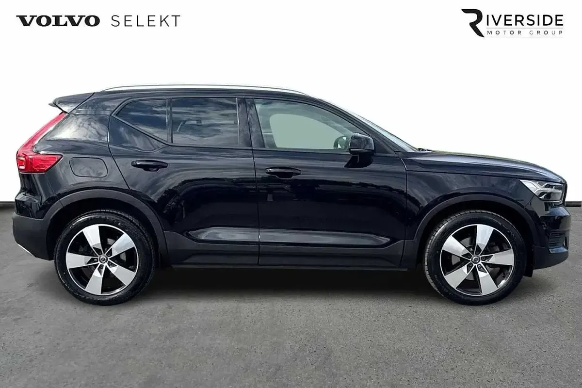 Usado Volvo XC40 Momentum 190 HP (139 kW) 2018 Preto SUV