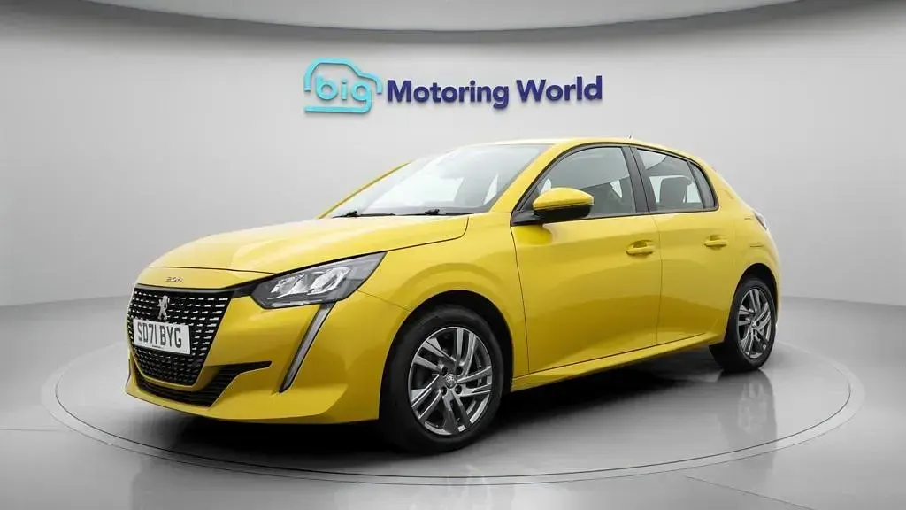 Used Peugeot 208 Active Premium 75 HP (55 kW) 2021 Yellow Hatchback