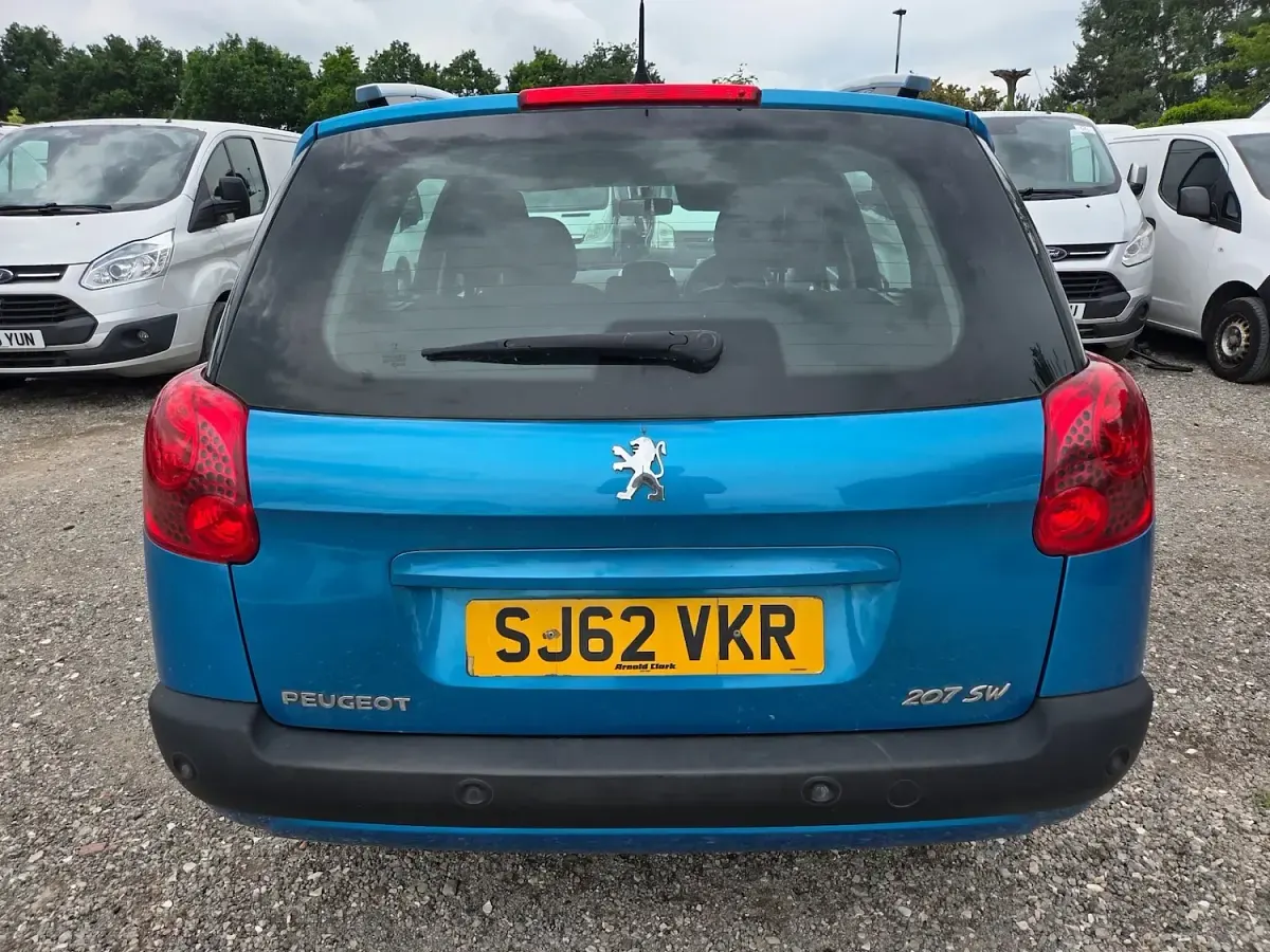 Used Peugeot 207 Active 92 HP (67 kW) 2012 Blue Estate