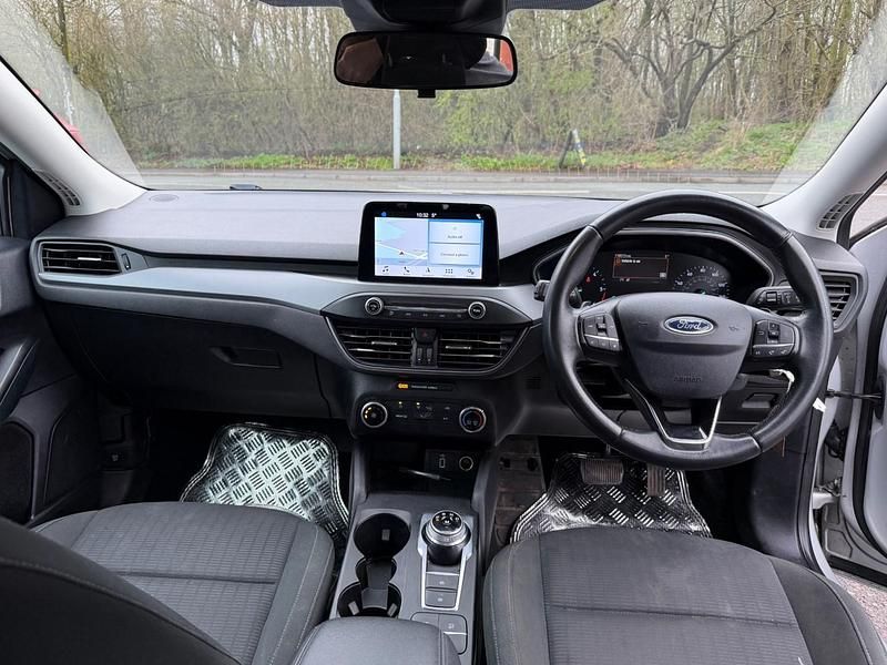 Used Ford Focus Style 120 HP (88 kW) 2019 Silver Hatchback