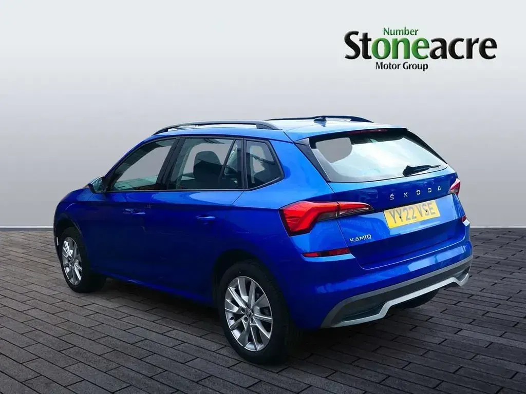 Usado Skoda Kamiq SE 110 HP (80 kW) 2022 Azul SUV