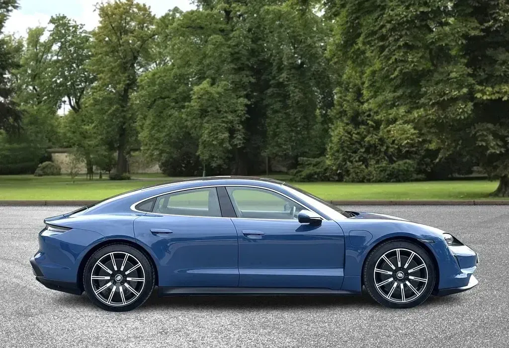 Used Porsche Taycan 419 kW (571 HP) 2021 Blue Sedan