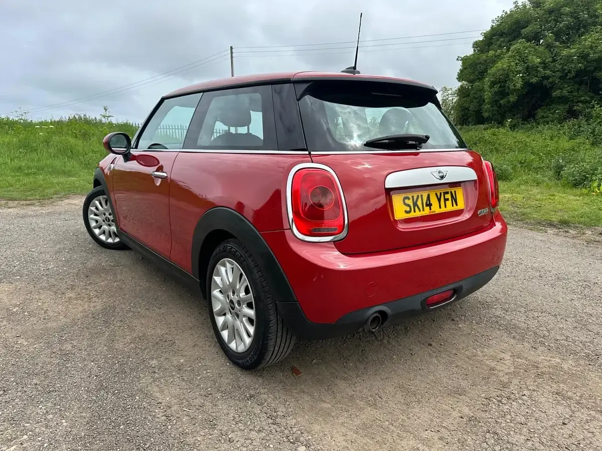 Used Mini Cooper Hatch 136 HP (100 kW) 2014 Red Hatchback