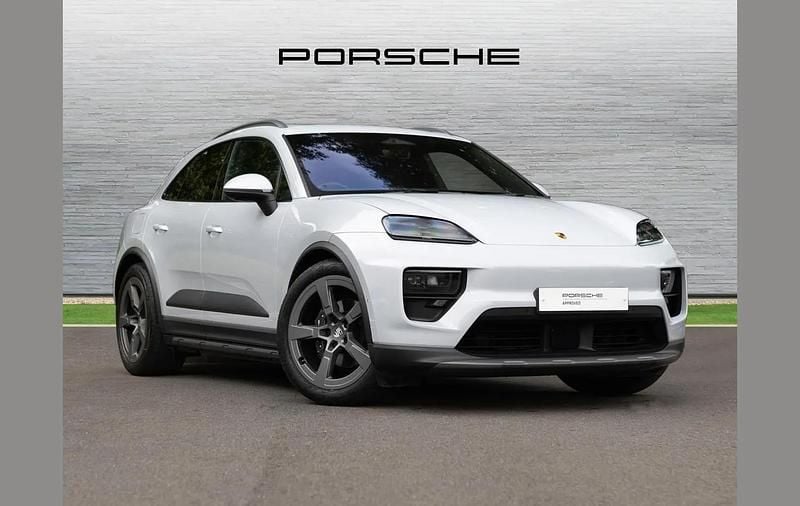 Grey Used 2024 Porsche Macan SUV | £68,940 (Good price) - Image 1/4