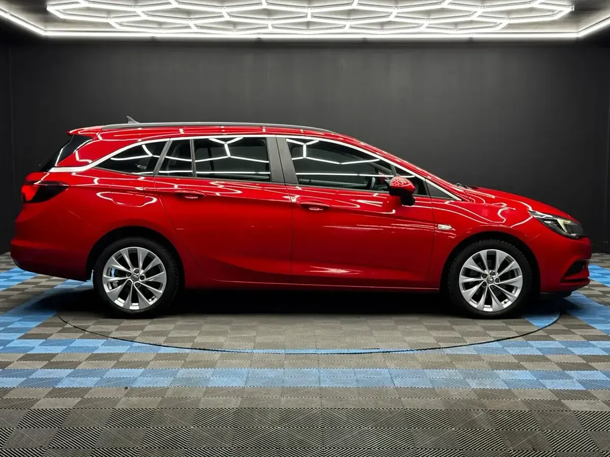 Used Vauxhall Astra 2017 Red Estate