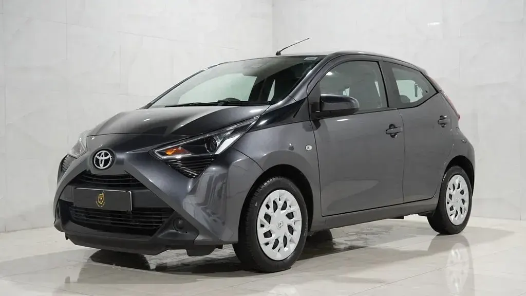 Used Toyota Aygo X-play 72 HP (52 kW) 2021 Grey Hatchback