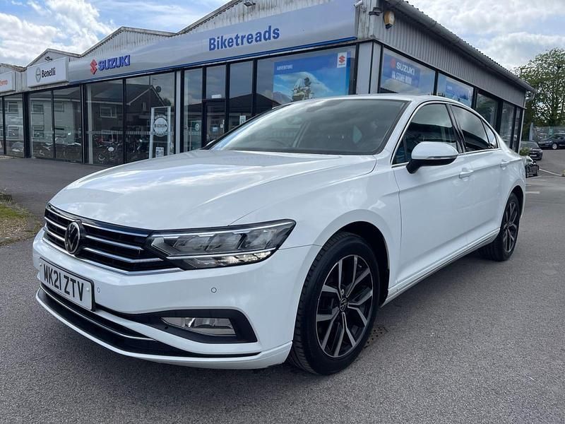 Used VW Passat SEL 150 HP (110 kW) 2021 White Sedan
