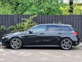 Begagnad Mercedes A200 Executive 163 HK (119 kW) 2022 Svart Halvkombi