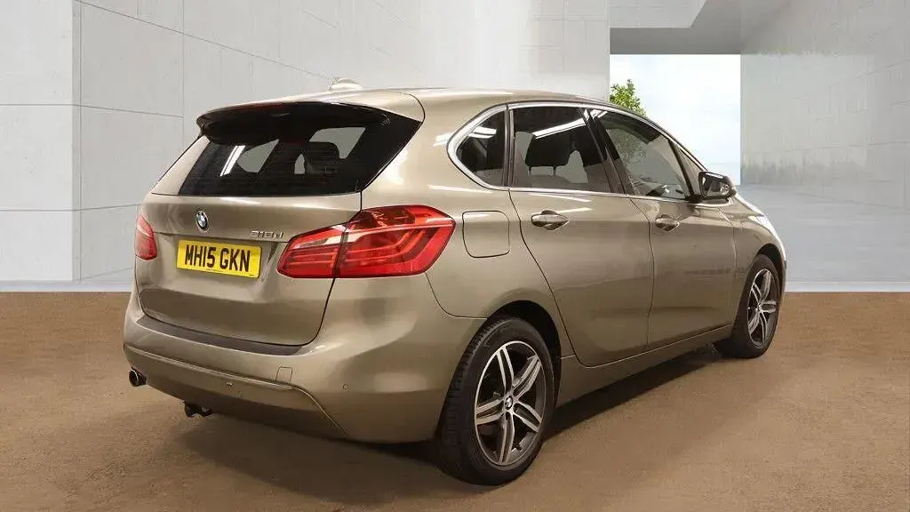 Used BMW 218 Luxury Line 150 HP (110 kW) 2015 Silver Hatchback