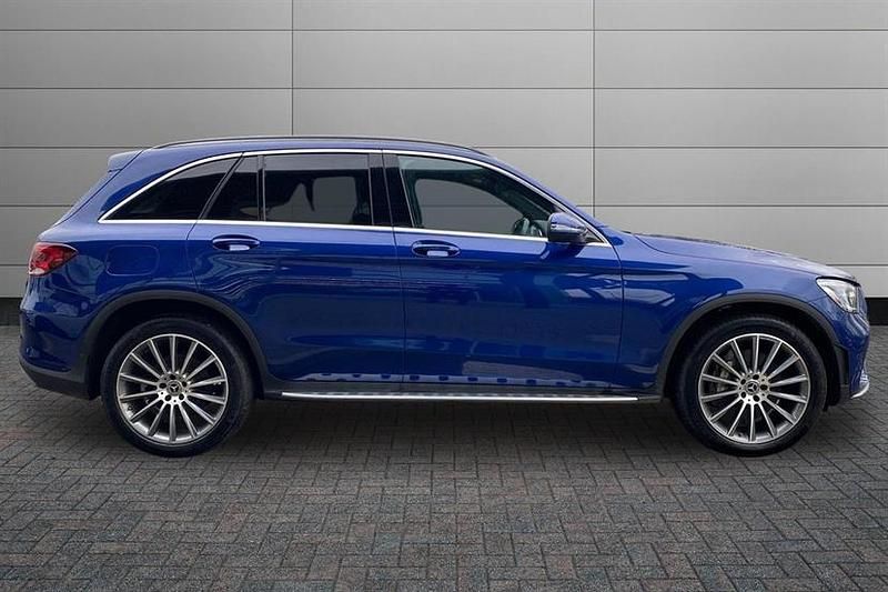 Used Mercedes GLC220 AMG Line Premium 194 HP (142 kW) 2022 Spectral blue Estate