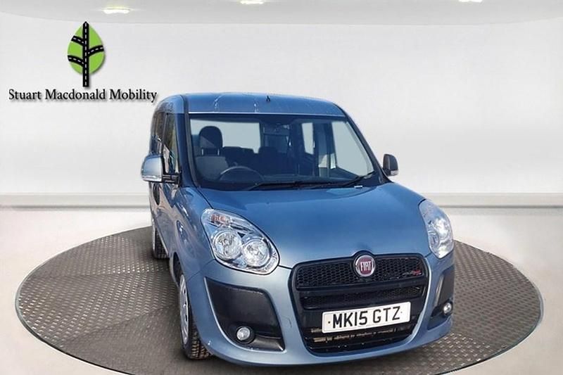 Used Fiat Doblò 105 HP (77 kW) 2015 Blue MPV