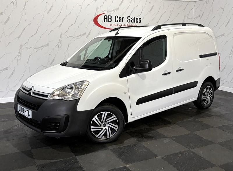 Used Citroën Berlingo 100 HP (73 kW) 2018 White MPV