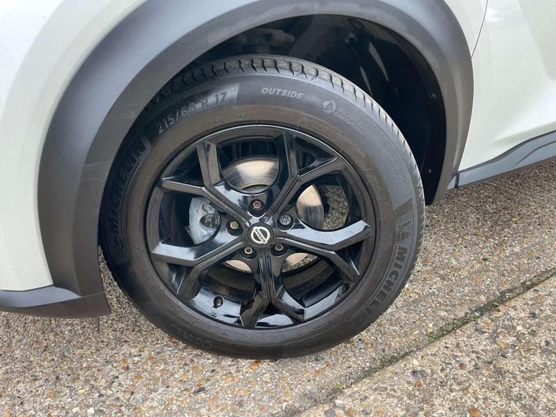 Used Nissan Juke N-Connecta 113 HP (83 kW) 2021 White SUV