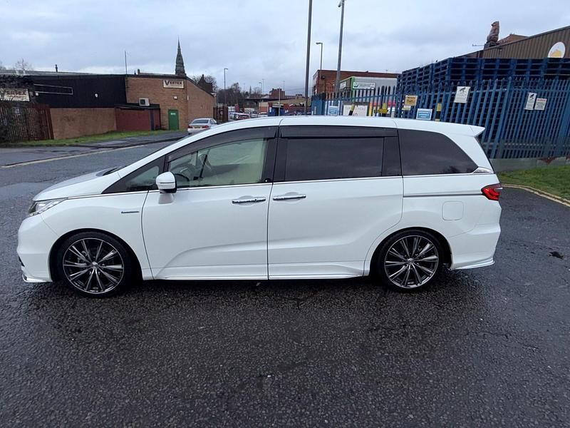 Used Honda Odyssey Hybrid 2017 White MPV