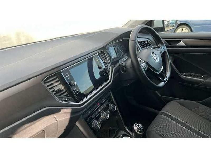 Begagnad VW T-Roc Design 115 HK (84 kW) 2019 Grå SUV
